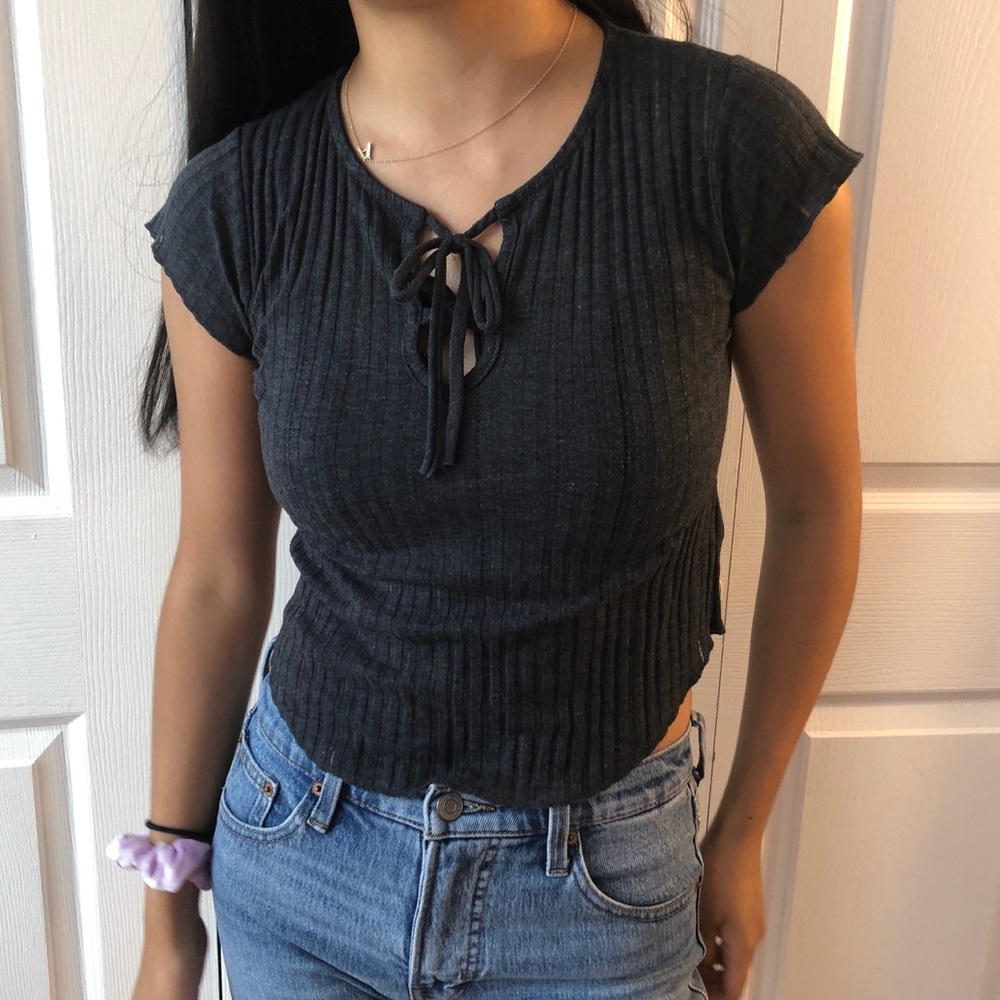 urban outfitters gray top